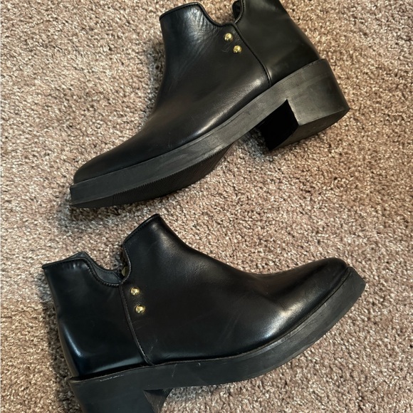 STINE GOYA size 39 Black Leather Shoes with Gold Detail - Picture 2 of 9